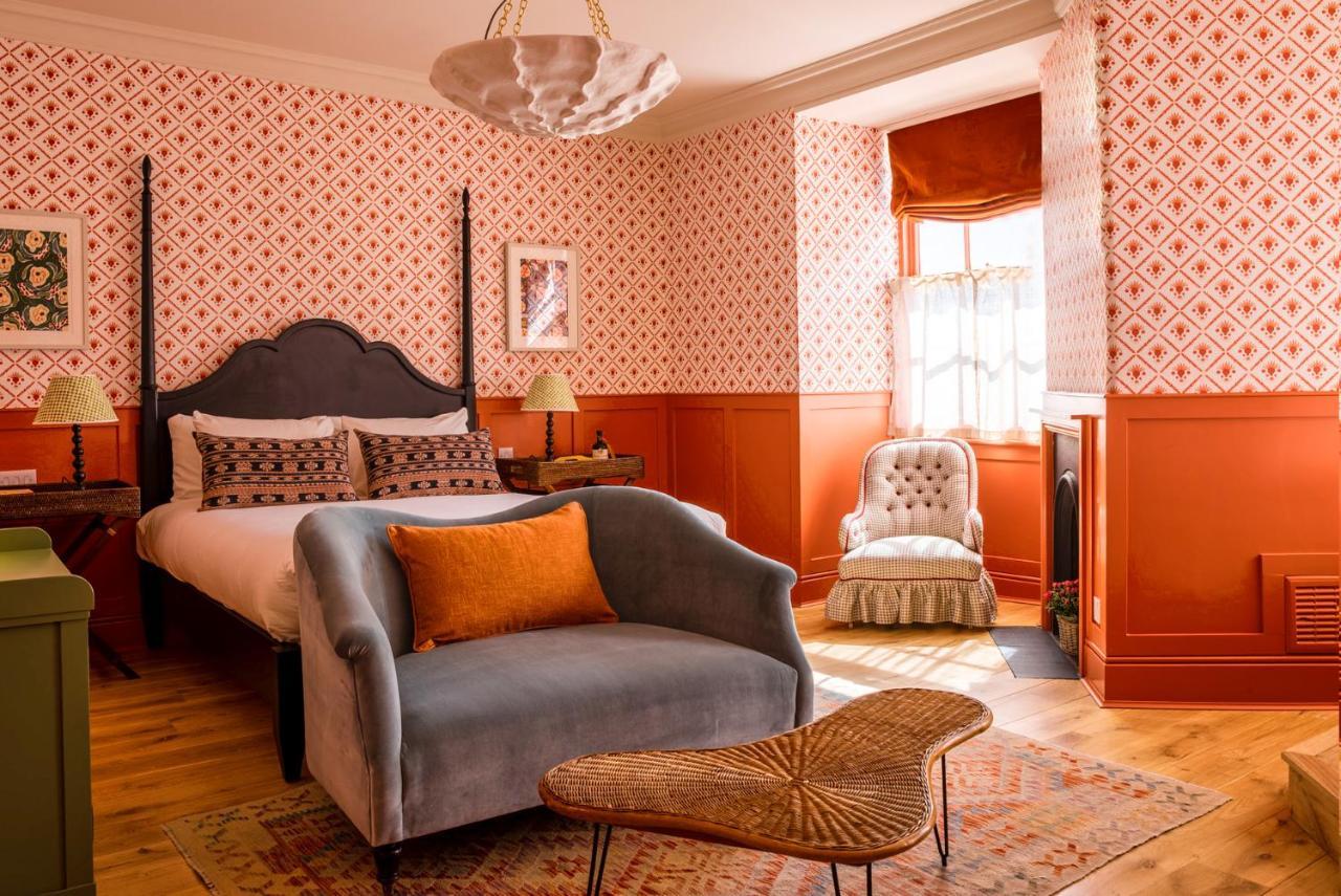 Mitre Hotel Kingston upon Thames  Exterior foto A bedroom at The Mitre