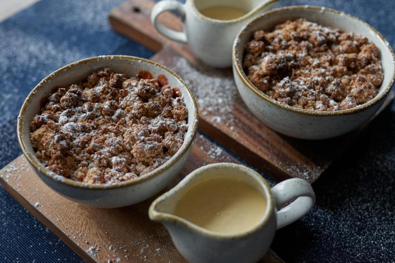 Mitre Hotel Kingston upon Thames  Exterior foto Apple and plum crumble