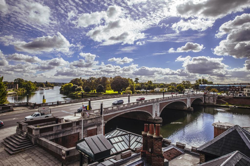 Mitre Hotel Kingston upon Thames  Exterior foto The River Thames at Marlow